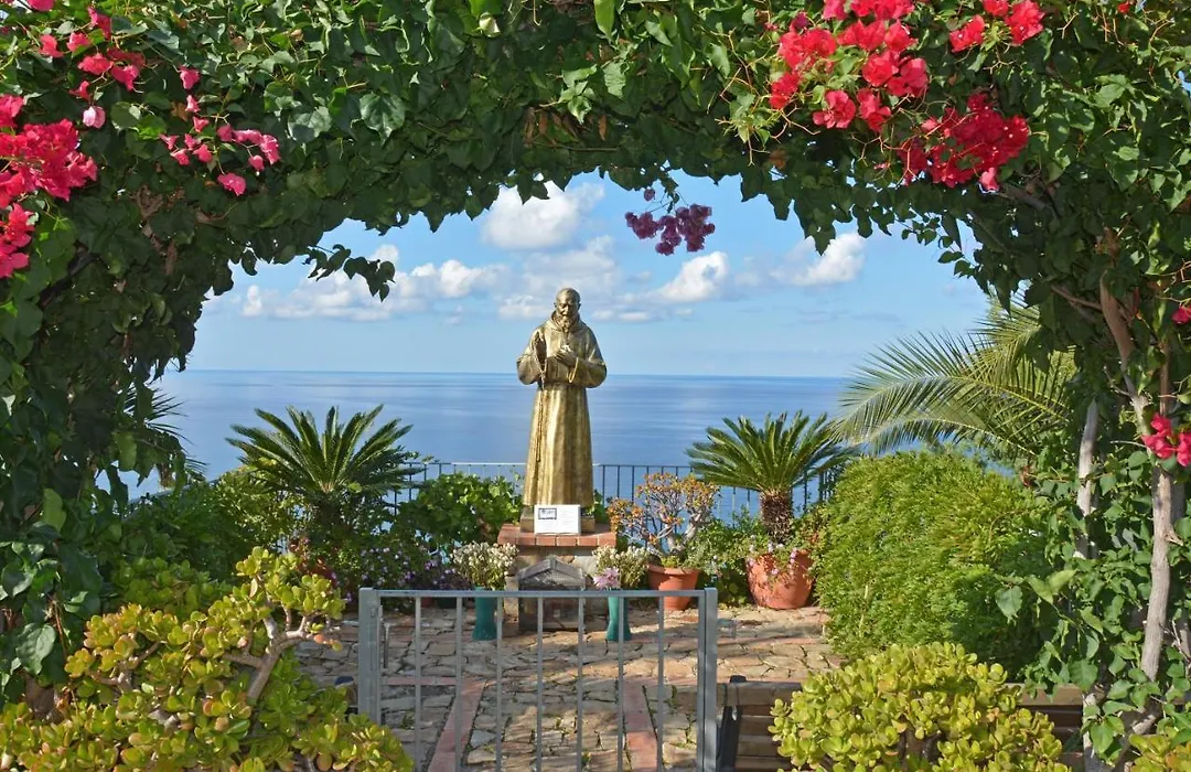 Luxury Suites Joy in Cefalù-1